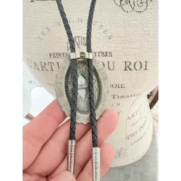 Men’s‎ Vintage Oval Clear Stone Bolo Tie Western Cowboy Southwest - Picture 2 of 8